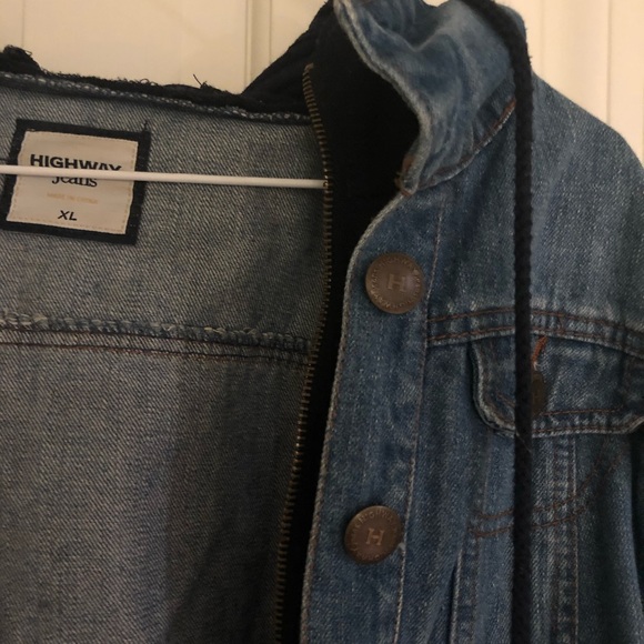 Jean jacket with hood - Picture 2 of 3